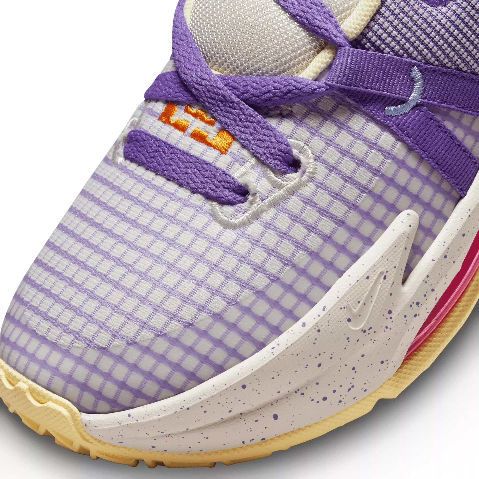 Nike Kids' Grade School Lebron Witness 7 Basketball Shoes - Image 7