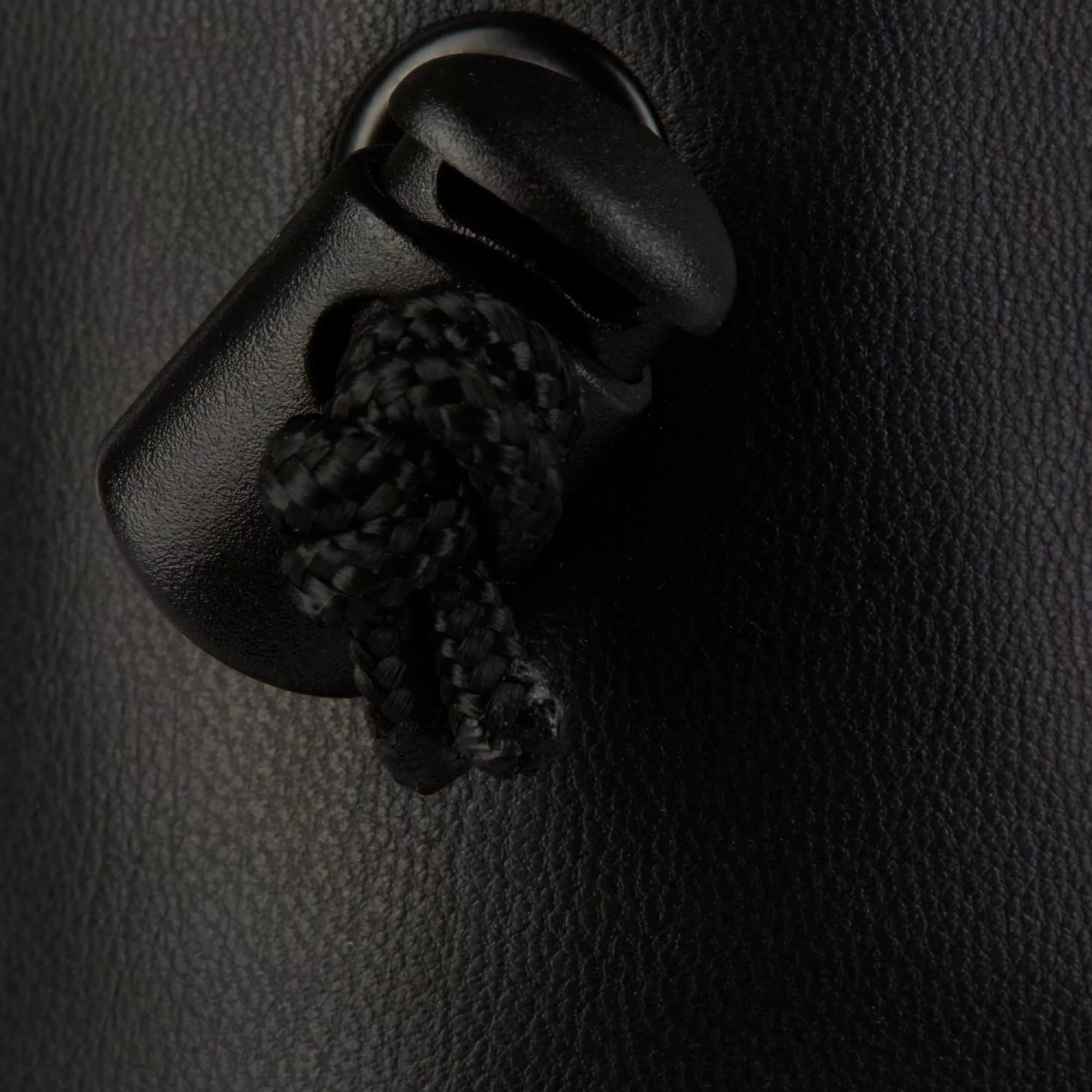 Titleist Valuables Golf Pouch - Image 5